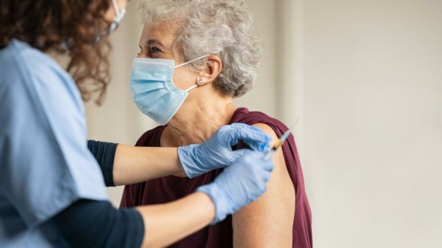 Pfizer/BioNTech’in etkisi 6 ay içinde azalıyor