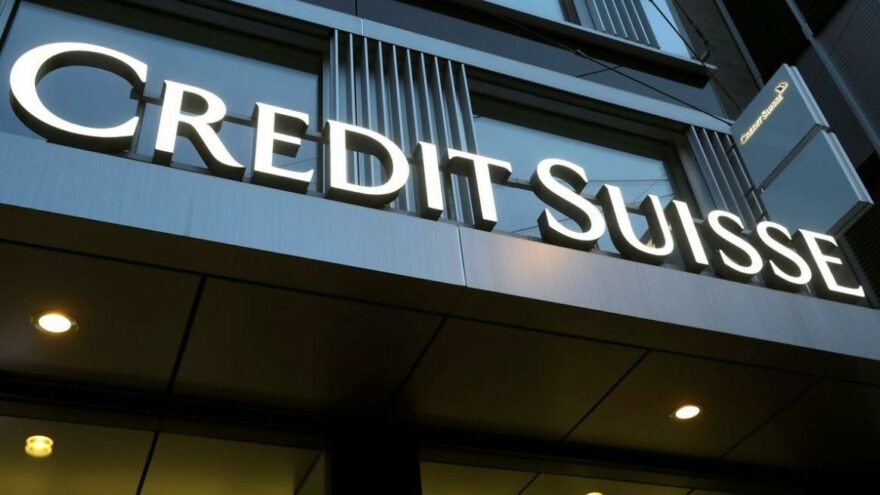 Credit Suisse aşı olmayan personelin evden çalışmasını istedi