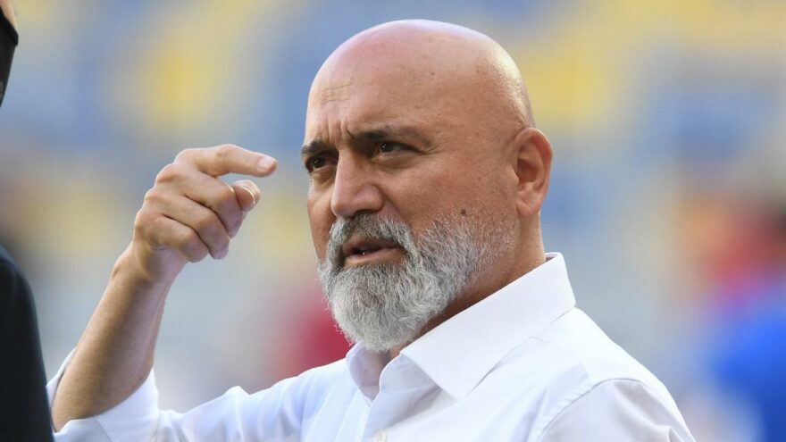 Hikmet Karaman: 3-5 kişinin gitmesi gerekiyor