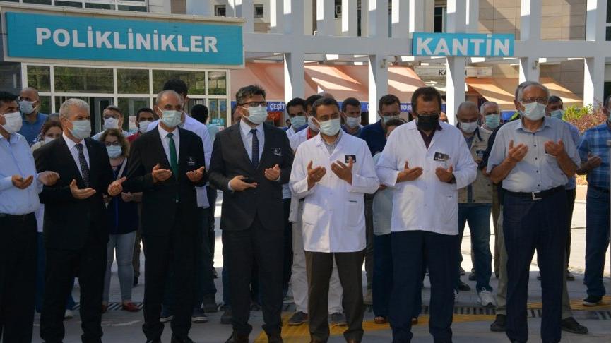 Aşı olmayan 2 doktor coronadan yaşamını yitirdi! Sağlık Bakanı Koca’dan açıklama