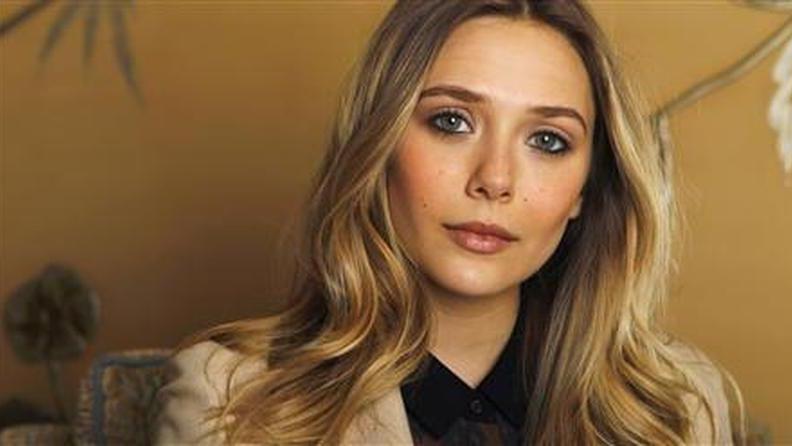 Scarlett Johansson’a bir destek de Elizabeth Olsen’dan geldi