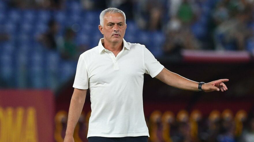 Jose Mourinho: “Trabzonspor’a karşı kazanmak için oynayacağız”