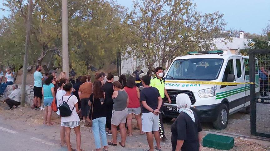Annesini önce boğdu ardından 15 yerinden bıçaklayıp öldürdü