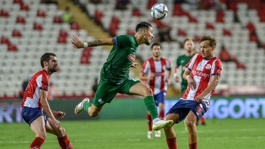 3 penaltılı açılış maçında 3 puan Antalyaspor’un