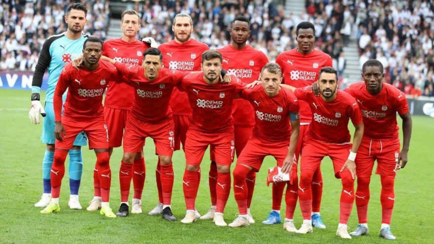 Sivasspor’dan Türkiye’ye 700 puan