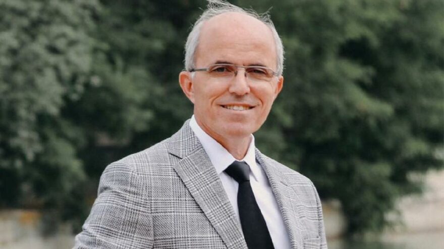 AKP’li başkan, yeğenini yardımcısı olarak atadı! Savunması şaşırttı
