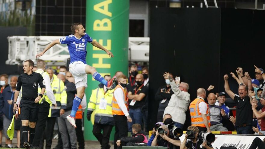 Leicester, deplasmanda Norwich’i devirdi! Jamie Vardy suskunluğunu bozdu…