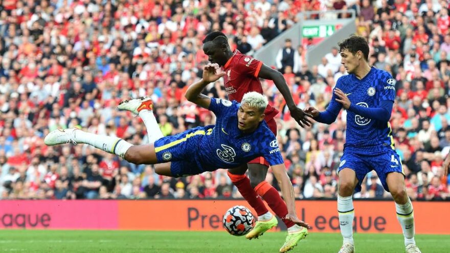 Chelsea 10 kişi kaldığı maçta Anfield’da Liverpool’a kaybetmedi