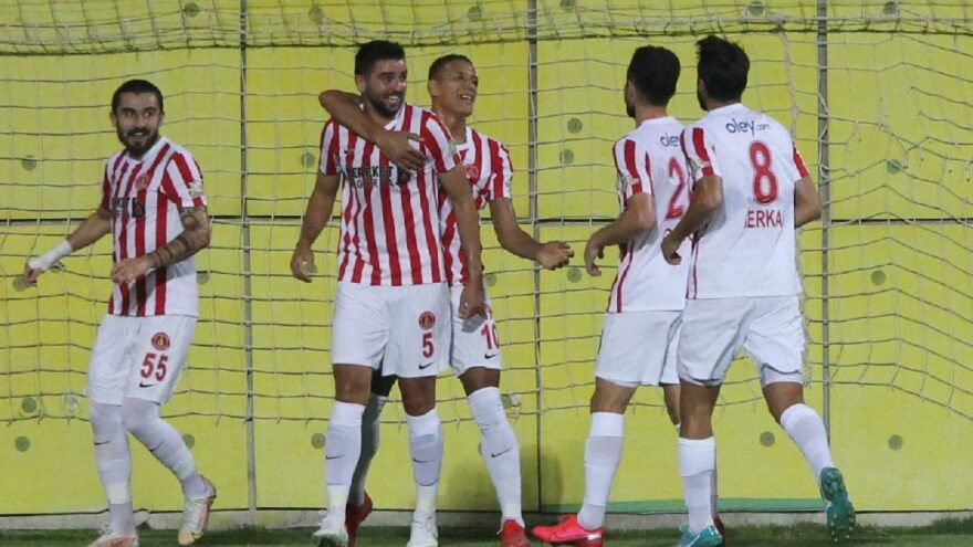 Menemenspor Ümraniyespor’a evinde farklı mağlup oldu