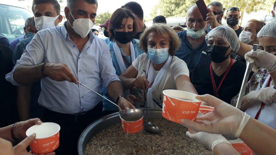CHP’den Elazığ’da 15 bin kişiye aşure ikramı