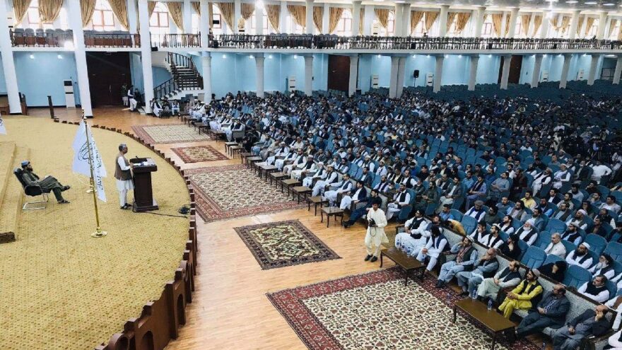 İşte Afganistan: Kadın ve erkek öğrenciler birlikte üniveristeye gidemeyecek