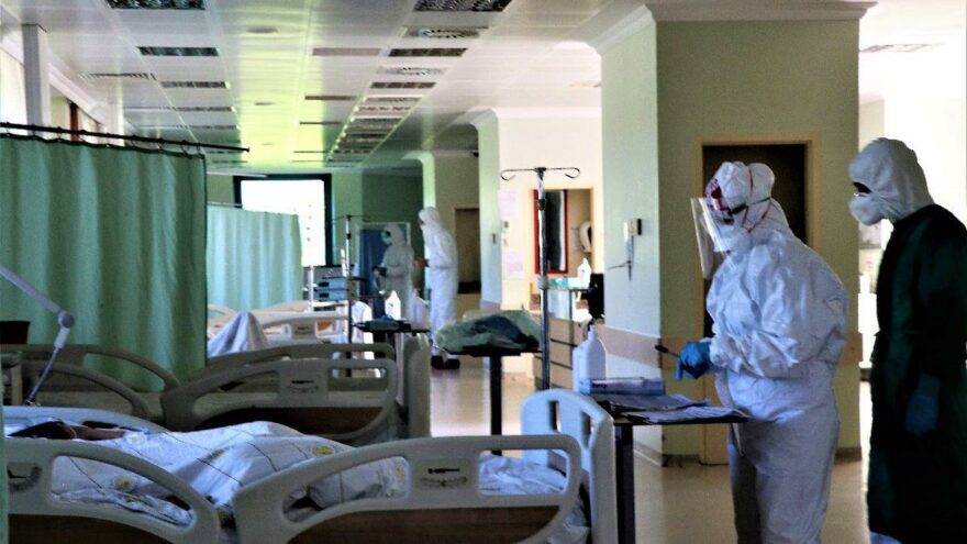 Elazığ Tabip Odası Başkanı’ndan korkutan açıklama: Servisler doldu, hekimler ölüyor