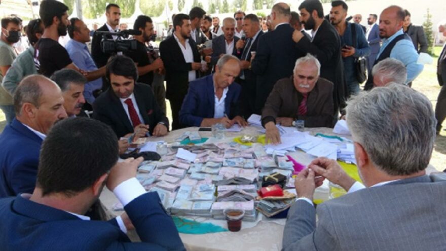 Böyle düğün görülmedi! Damada 3,4 milyon TL, geline ise kilolarca altın takıldı