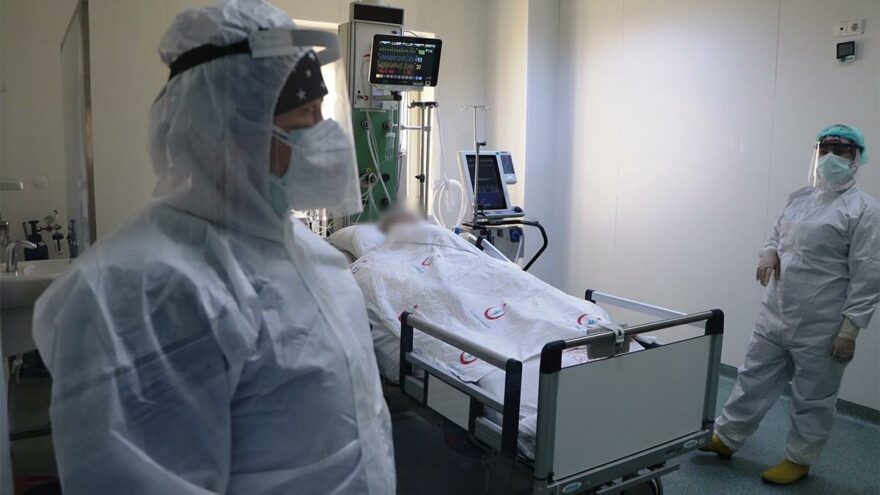Bir doktor daha coronadan hayatını kaybetti