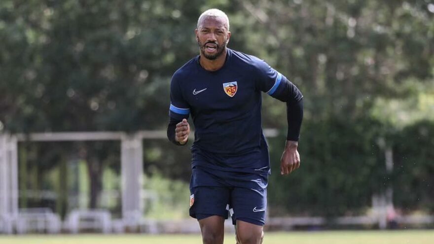 Manuel Fernandes ülkesine gitti