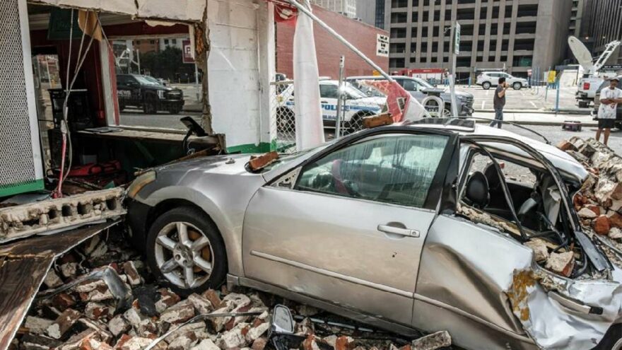 Nehir bile tersine aktı, 1 milyondan fazla ev elektriksiz kaldı! Ida dehşeti