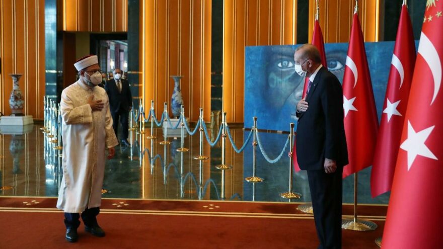 Diyanet, protokolde 28 sıra birden atladı