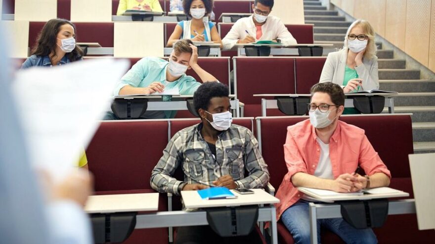 Öğrencisi maske takmadı, Profesör istifa etti