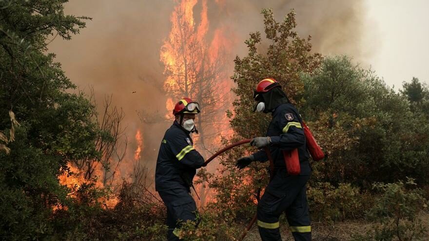 Komşuda orman yangınları sonrasında kabine değişti
