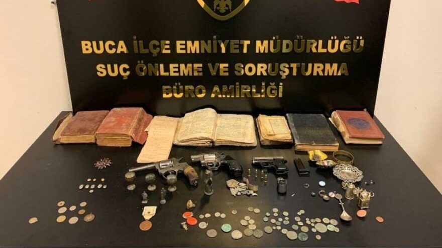 Şüpheli kadının çantasından çıkanlar şoke etti