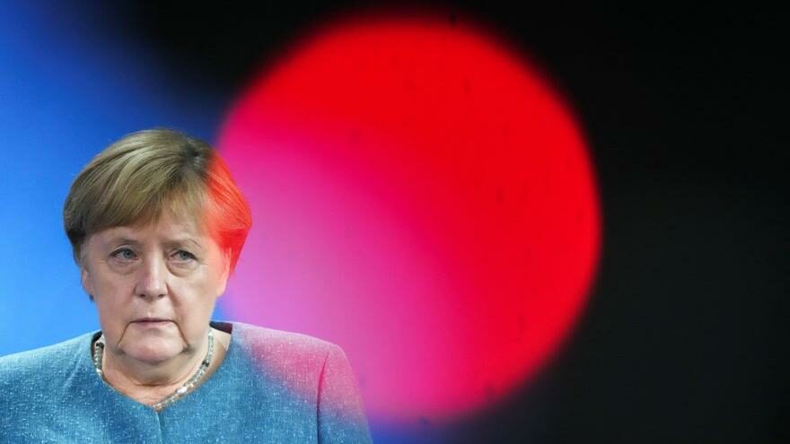 Merkel’den göçmen çıkışı: Adınız Klaus olmasa da Alman olabilirsiniz