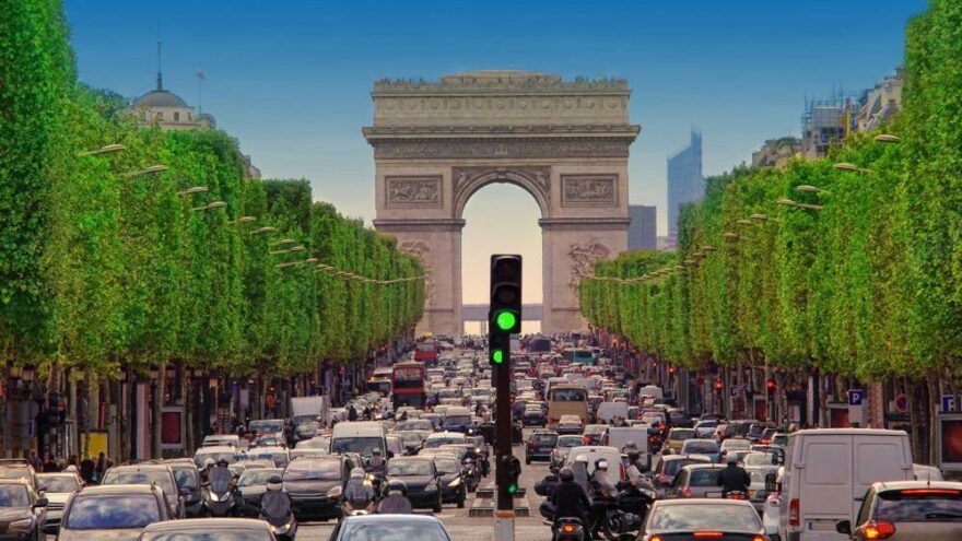 Paris’e hız sınırı getirildi: Sebebi çevre kirliliğini azaltmak