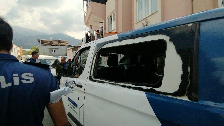 Çakarlı araçla siren çala çala akıl hastanesinden kaçtı