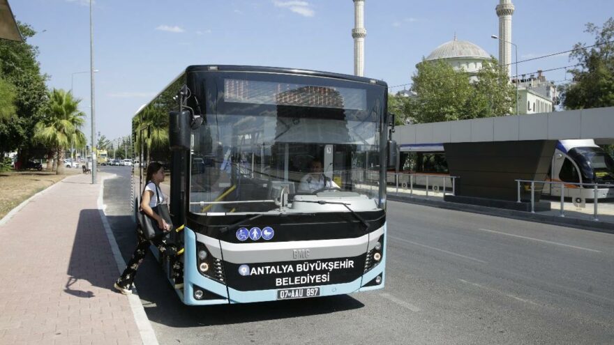 Antalya’da toplu ulaşıma yüzde 12 zam