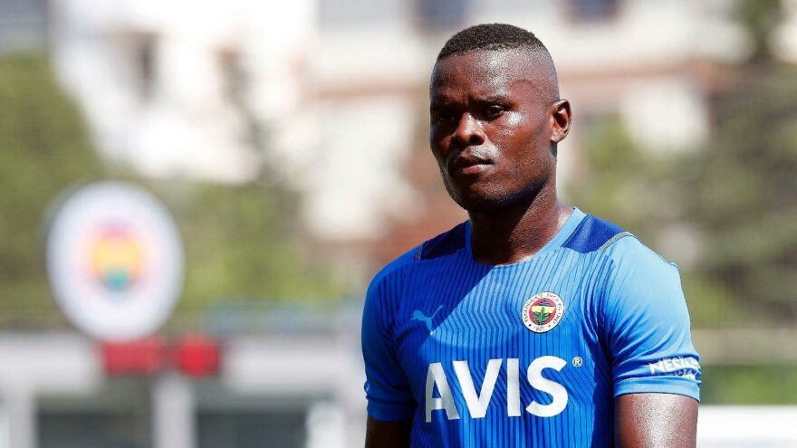 Samatta Fenerbahçe’nin rakibi Antwerp’e kiralandı