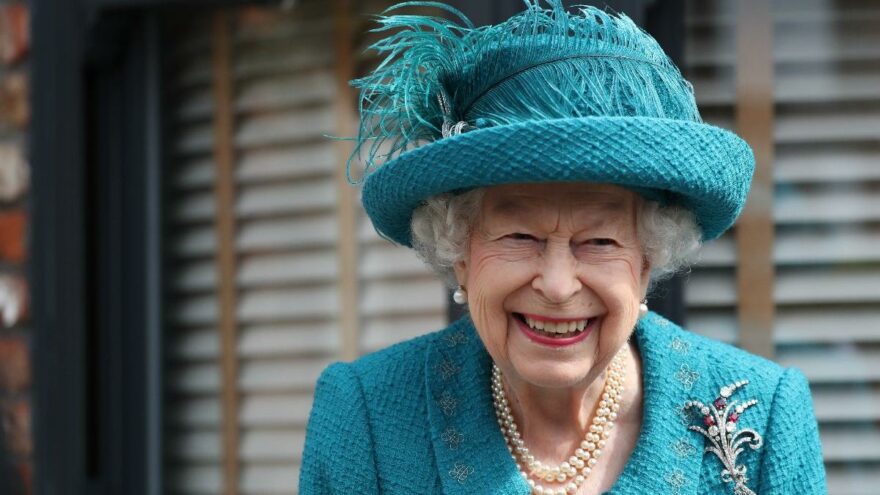 95 yaşındaki Kraliçe Elizabeth’ten bir ilk: Ronaldo ilk insan oldu
