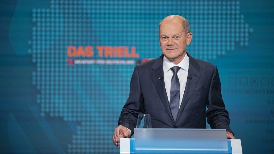 Almanya’da seçime doğru: SPD ilk kez öne geçti