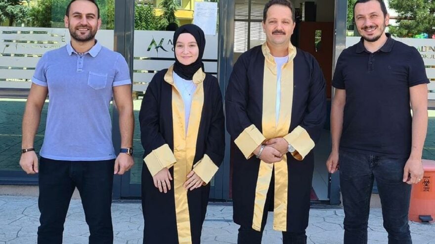 Kızına destek olmak için girdiği YKS’yi kazandı