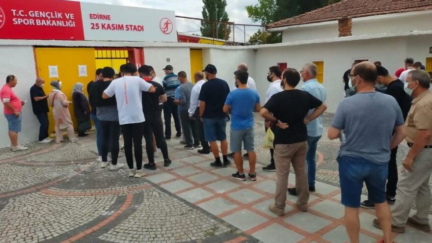 Aşı yoksa maç da yok! Aşısız taraftarlar stada alınmadı