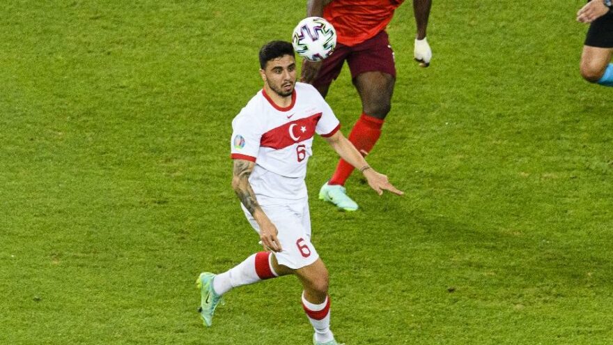 Ozan Tufan Hollanda maçı öncesi A Milli Takım’a katıldı