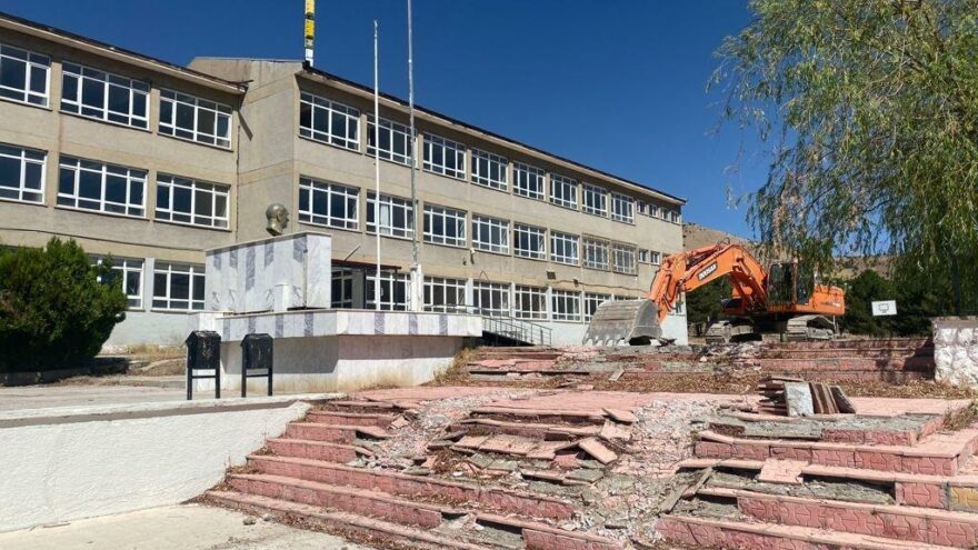 ‘Yıkım çalışmaları ihalesiz yapılıyor’ iddiasına AKP’li vekilden tepki