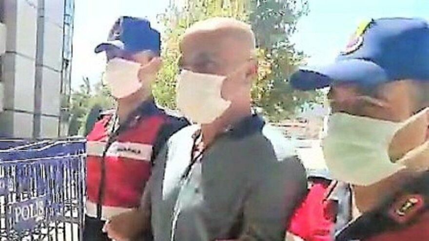 Eski polis memuru 2 kilo kristal uyuşturucuyu satamadan yakalandı
