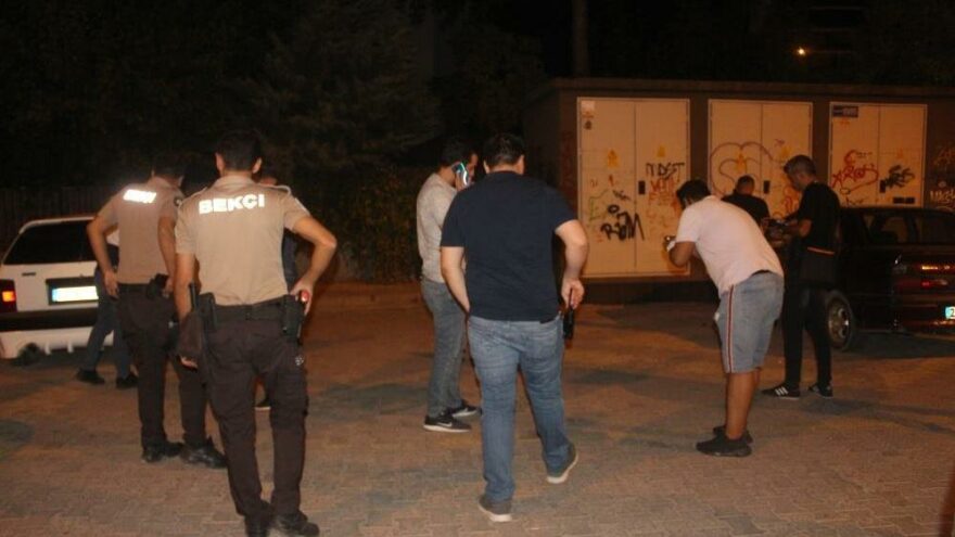 Sokak ortasında kovalayıp silahla ateş etti