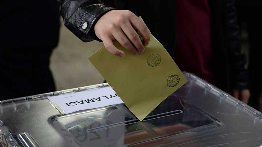 AKP ve MHP ittifakının oyları mum gibi eriyor