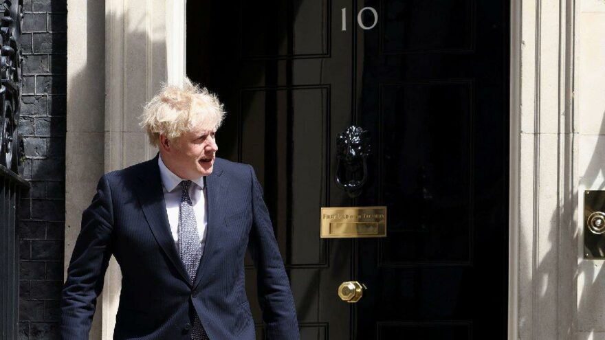 İngiltere Başbakanı Johnson’ın ofisinde şüpheli paket alarmı