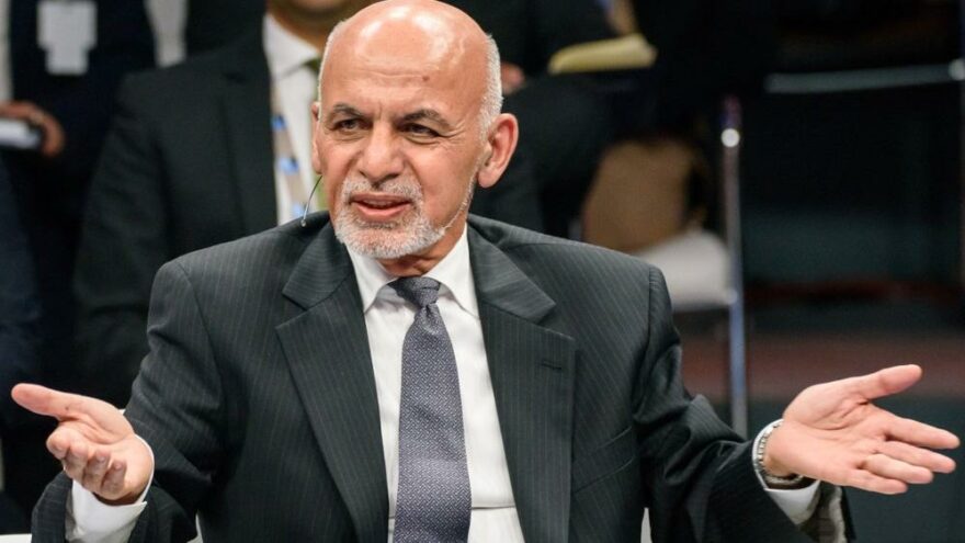 Afganistan’dan kaçan cumhurbaşkanı neden kaçtığını anlattı