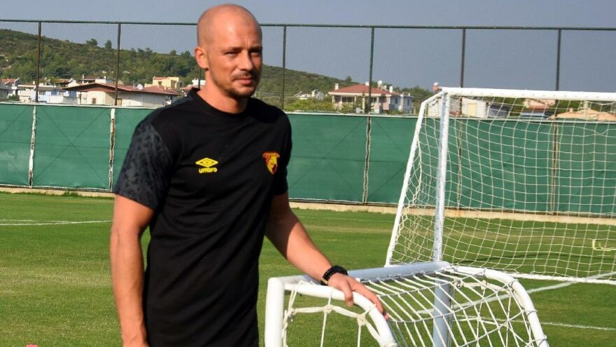 Göztepe’nin yeni hocası Nestor El Maestro: ‘Yarım yıldır takip ediyorum’