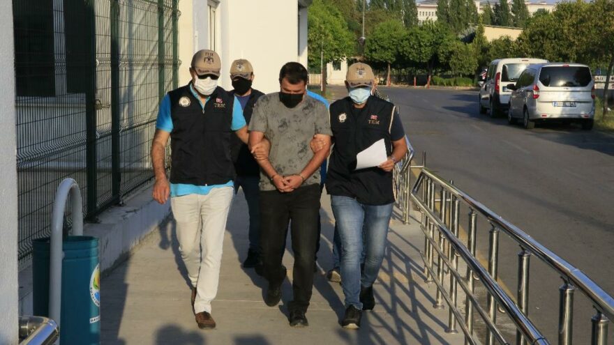 Adana’da FETÖ’nün askeri yapılanmasına operasyon