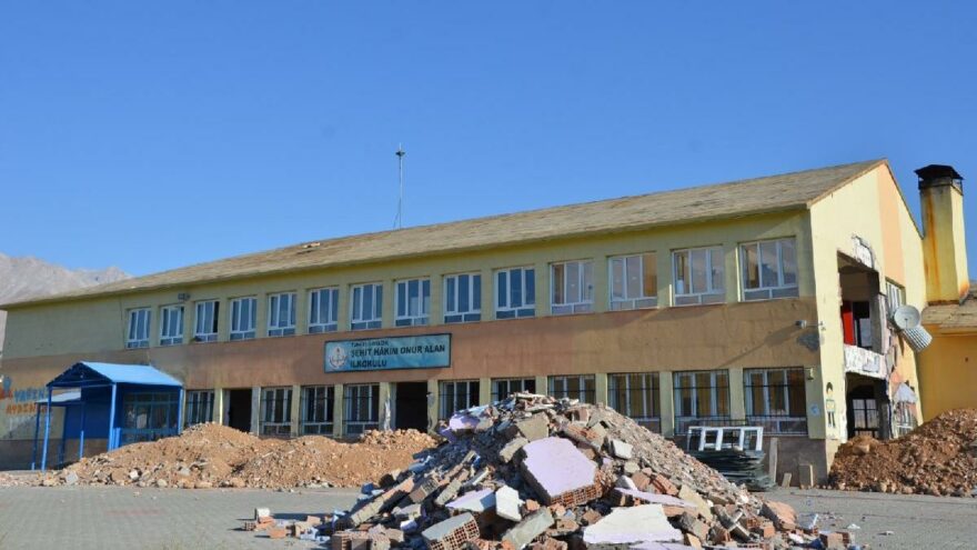 Skandal iddia: Öğrenciler yıkım kararı olan okullara nakledildi