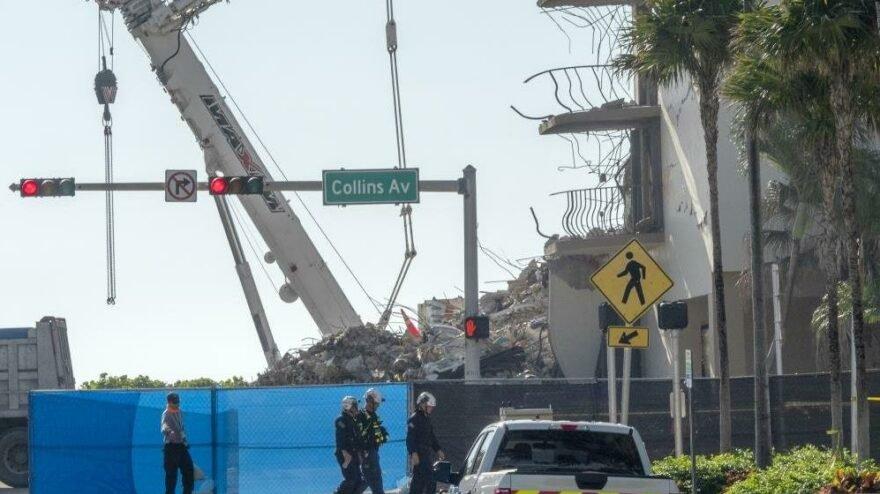 Florida’da çöken binada ölenlerin kimliklerinin çalındığı iddiası