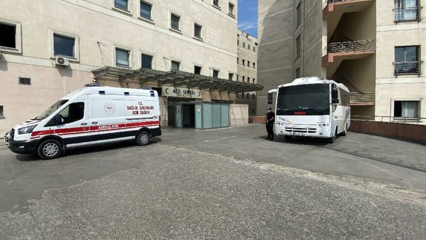 Bisikleti ile okula giden lise öğrencisine polis aracı çarptı