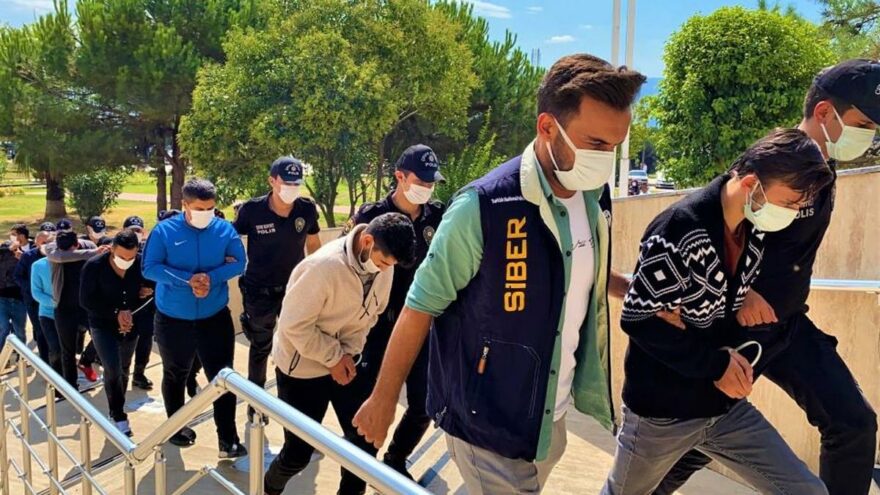 Kınada yakalandılar, düğün günü adliyeye sevk edildiler