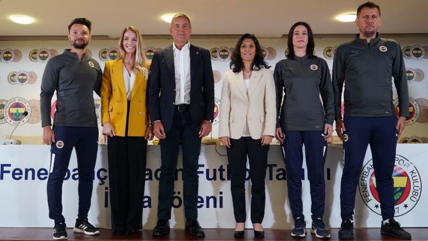 Fenerbahçe Kadın Futbol Takımı’nın imza töreni gerçekleştirildi