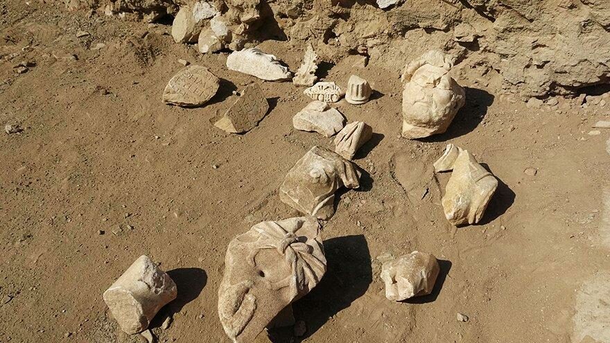 Aydın’da Roma İmparatoru Hadrianus’a ait heykelin parçaları keşfedildi