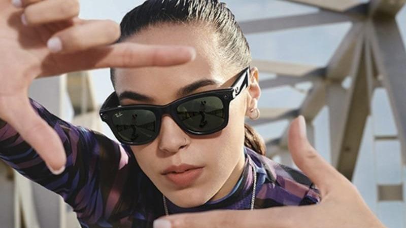 Facebook Ray-Ban ortaklığında geliştirdiği akıllı gözlüğünü tanıttı
