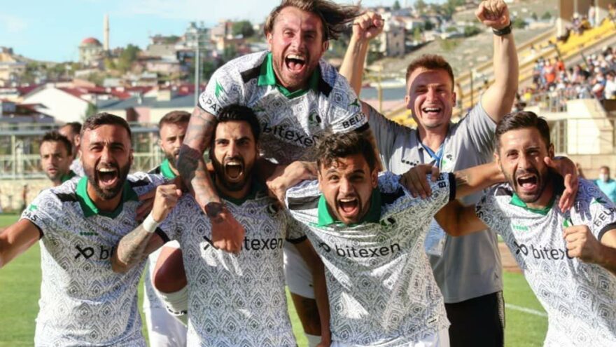 Sakaryaspor’dan sil baştan bir kadro